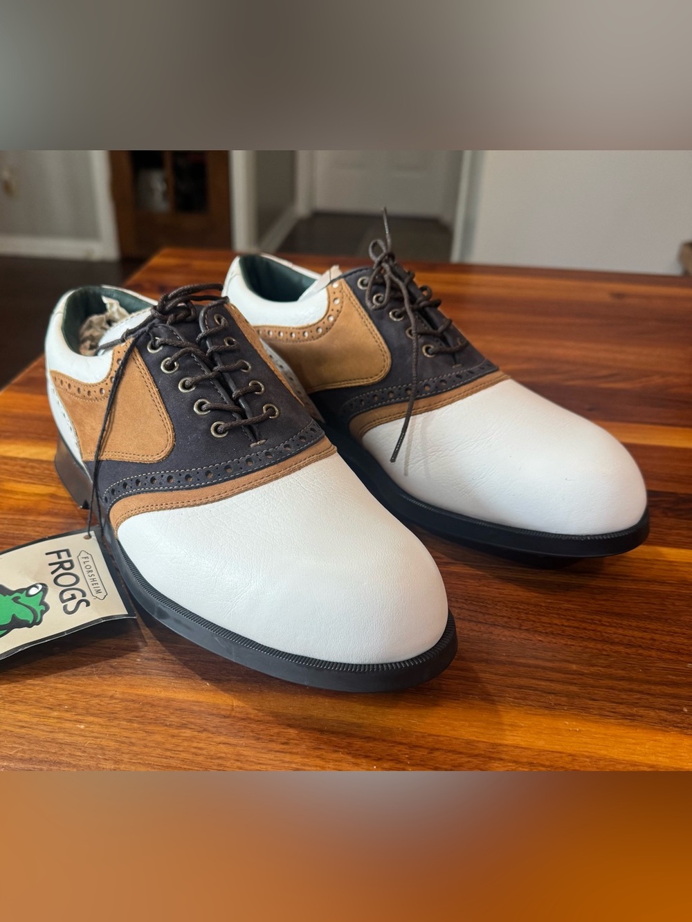 New Florsheim Men’s Frogs 83109 saddle golf shoes size 8.5
